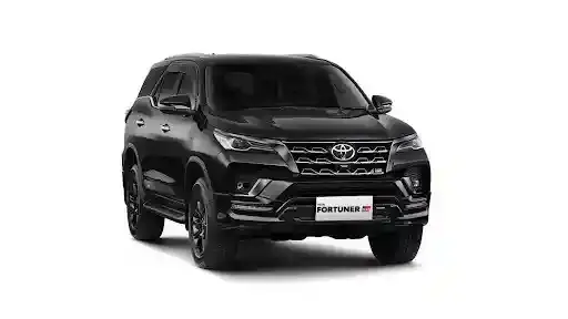 Toyota Fortuner tampak depan — rental SUV Kendari