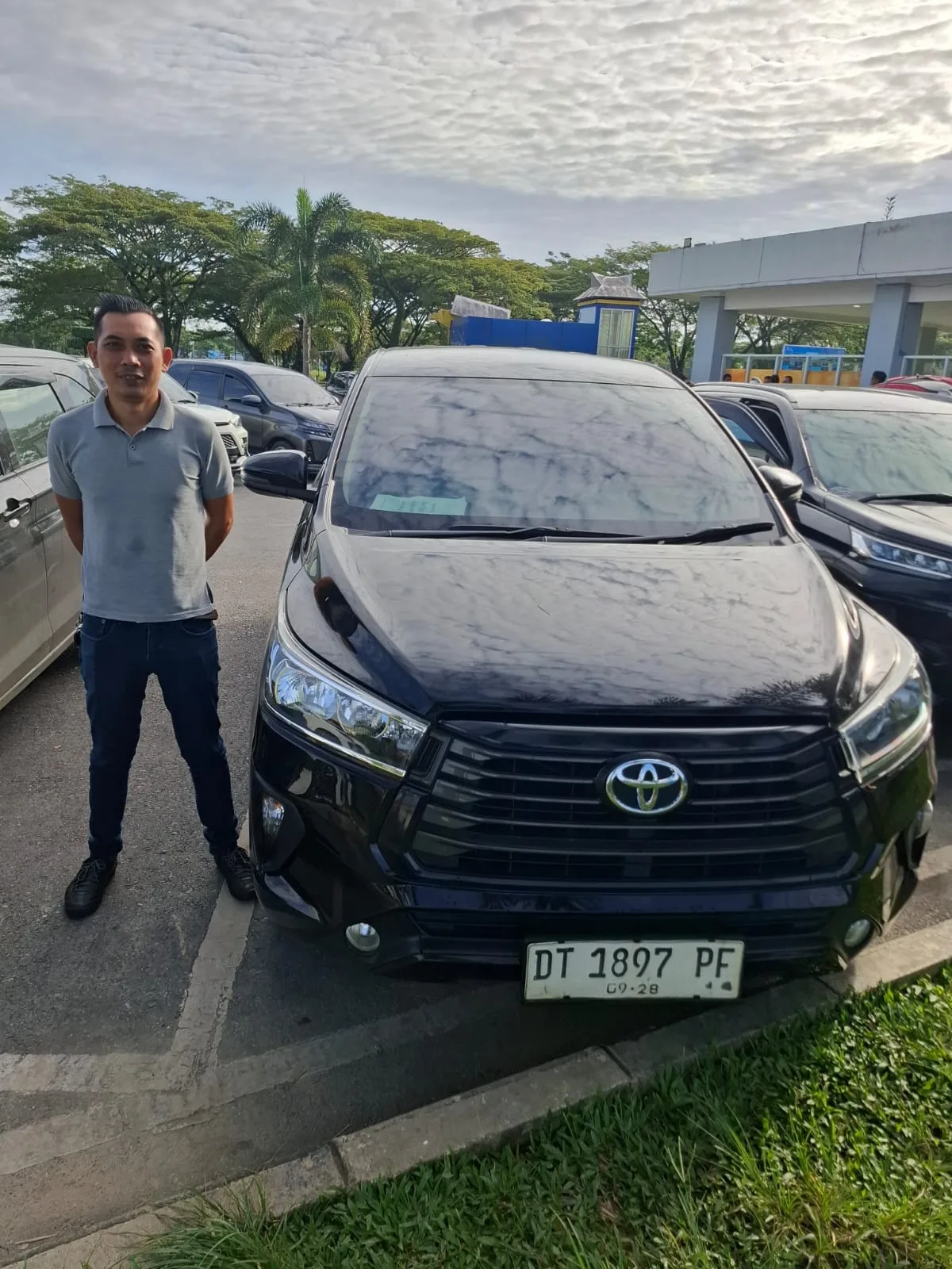 Mobil sewa diantar langsung ke lokasi klien di Kendari