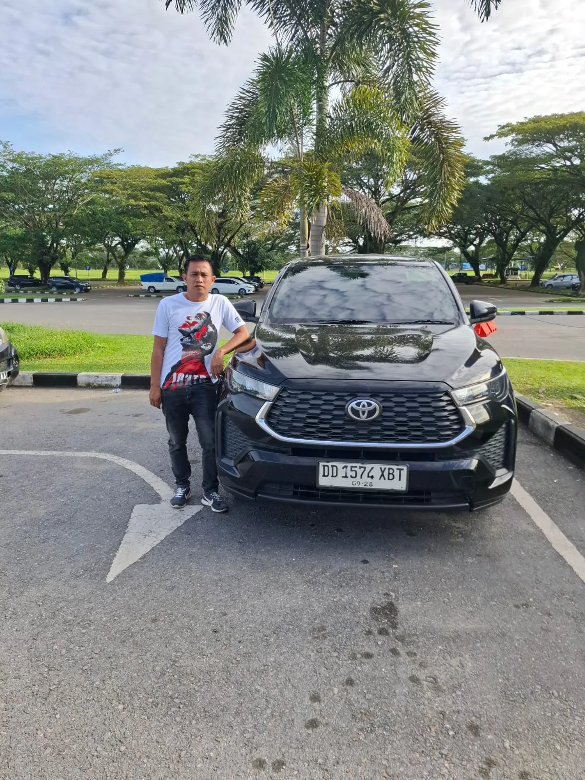 Pengantaran mobil sewa Toyota Innova ke salah satu klien di Kendari
