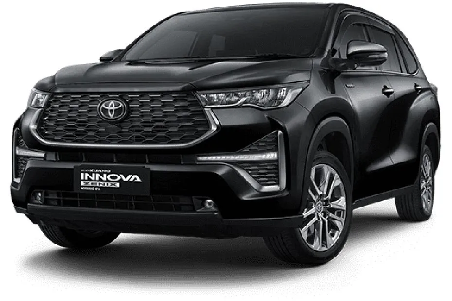 Toyota Kijang Innova Zenix Hybrid tampak depan — rental Kendari